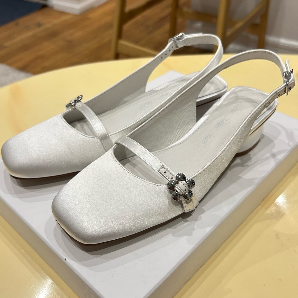 Lisa Says Gah Mackie heels in white satin 7.5